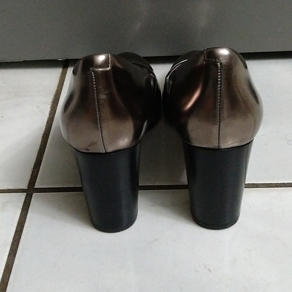 Shoes - Picture 4 of 5